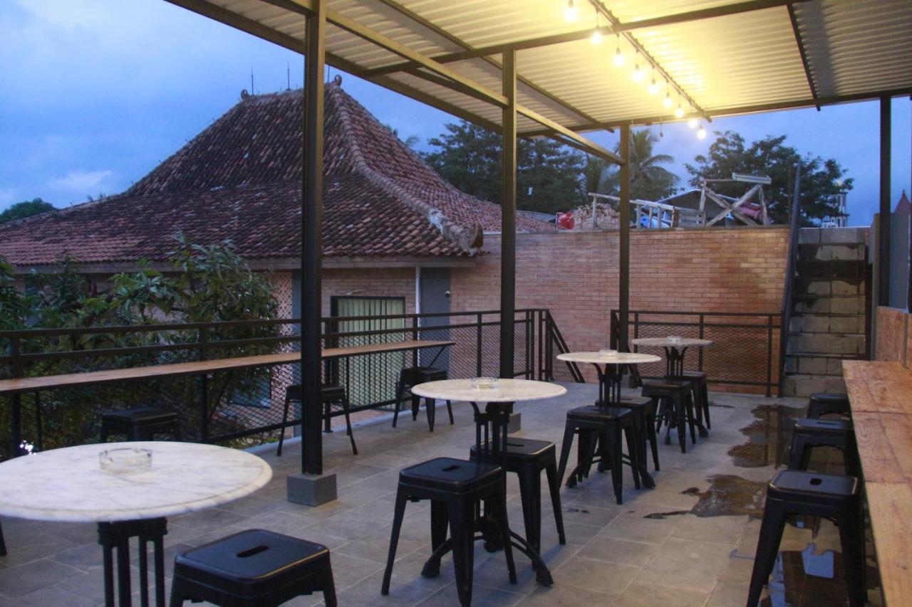 Sangkanurip Bu Sepuh Guesthouse מראה חיצוני תמונה
